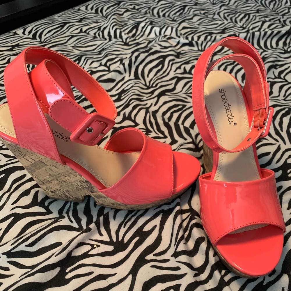 Patent Coral Wedges NWT